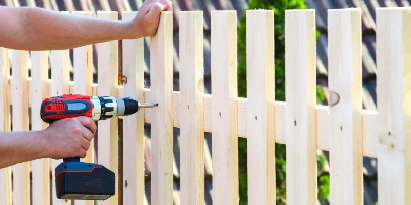 A Cost-Effective Way to Fence Your Yard